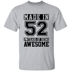 70 Year Old Awesome Since 1952 70th Birthday Gifts Men T-Shirt